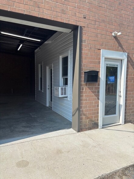 2026 Kingsley Dr, Albemarle, NC for lease - Building Photo - Image 2 of 11