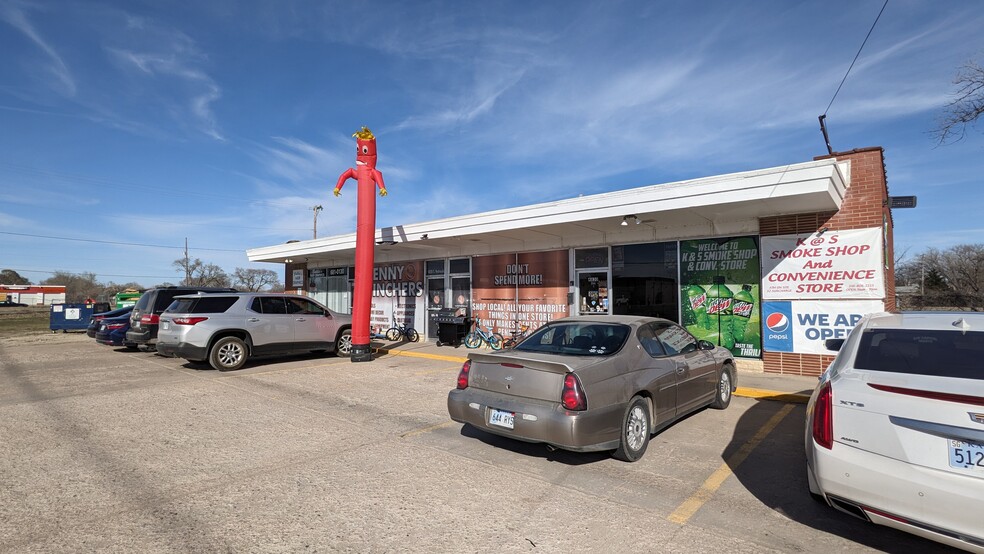 4824-4830 S Hydraulic Ave, Wichita, KS for lease - Building Photo - Image 1 of 5