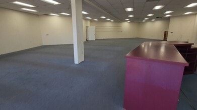 19930-19960 Ventura Blvd, Woodland Hills, CA for lease - Commercial Listing Video 