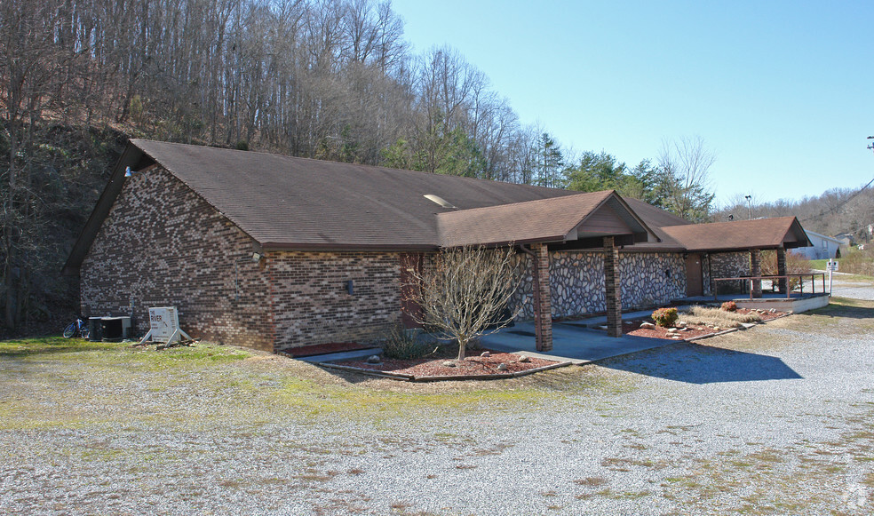 4954 Fort Henry Dr, Kingsport, TN for sale - Building Photo - Image 1 of 1