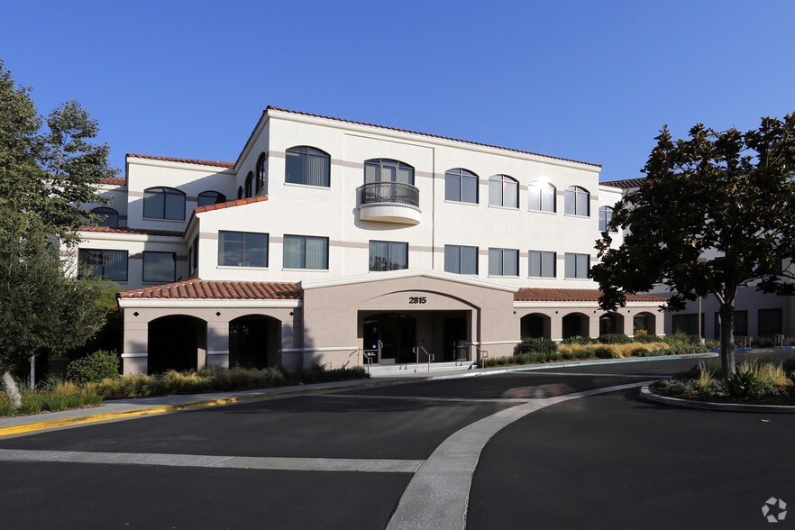2815 Townsgate Rd, Westlake Village, CA for lease - Building Photo - Image 2 of 9