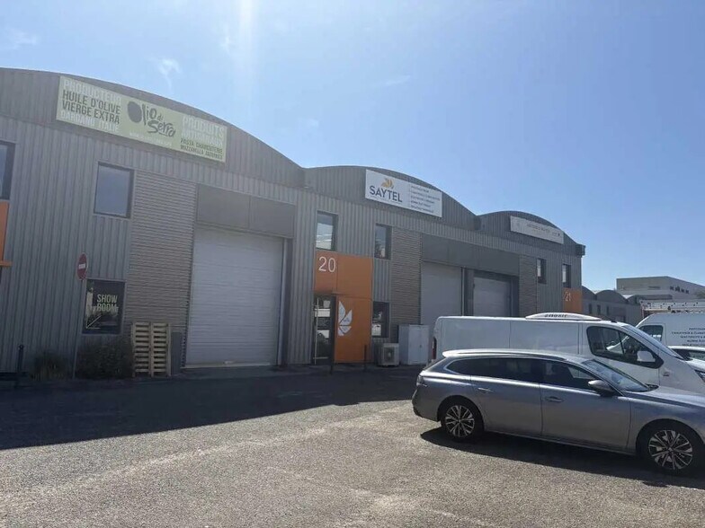 Bureau dans Dardilly à louer - Photo du bâtiment - Image 1 de 8