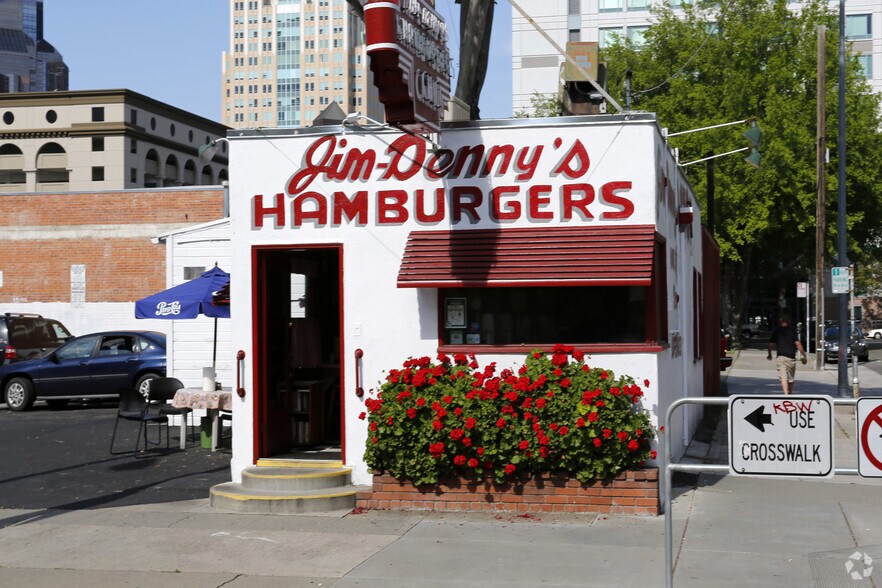 816 12th St, Sacramento, CA for sale - Building Photo - Image 2 of 3