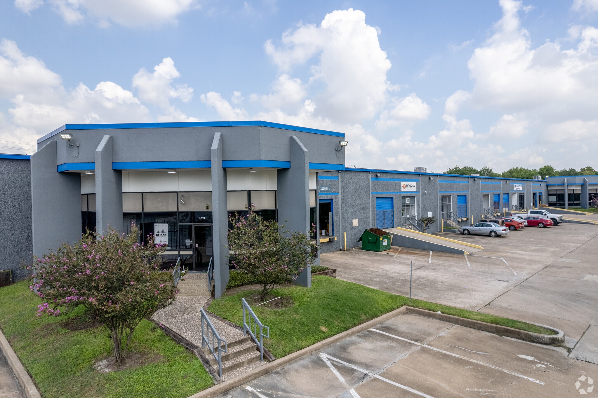 5921-5937 S Loop Fwy E, Houston, TX for lease Primary Photo- Image 1 of 8