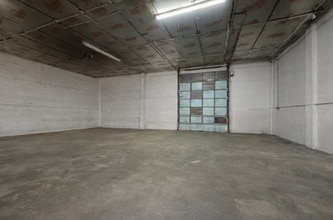 105 N Chestnut St, Belton, MO for lease Interior Photo- Image 2 of 4