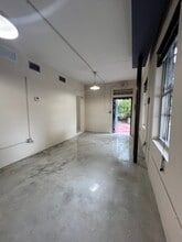5400 NE 4 Ct, Miami, FL à louer Photo intérieure- Image 2 de 2