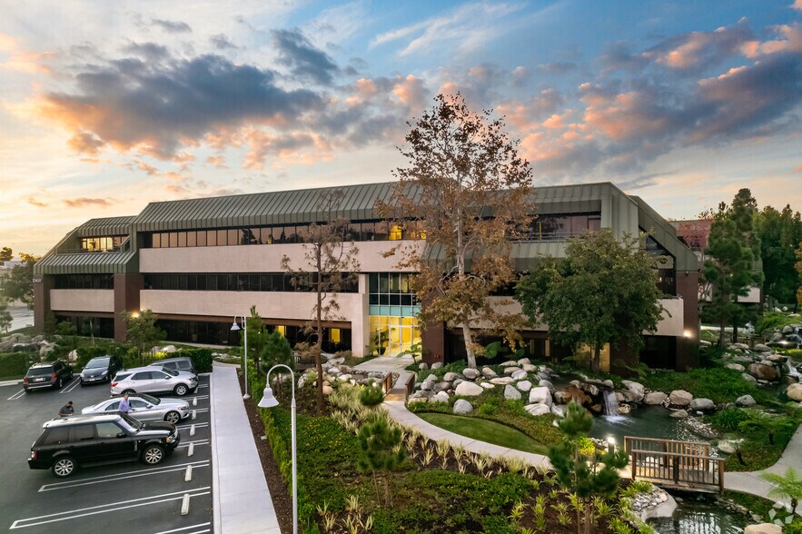 23430 Hawthorne Blvd, Torrance, CA à louer - Photo principale - Image 1 de 27