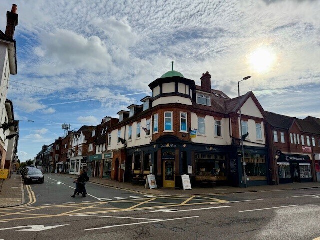 42/42A Packhorse Road & 2, 2A-D Station Rd, Gerrards Cross à vendre Photo du bâtiment- Image 1 de 7