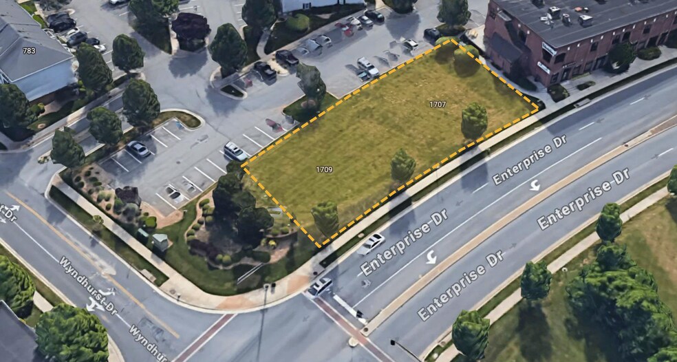 1703, 1707 & 1709 Enterprise Dr portefeuille de 2 propriétés à vendre sur LoopNet.ca - Photo du bâtiment - Image 1 de 2
