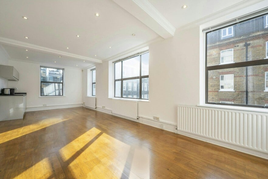 31 Windmill St, London for lease - Interior Photo - Image 2 of 19