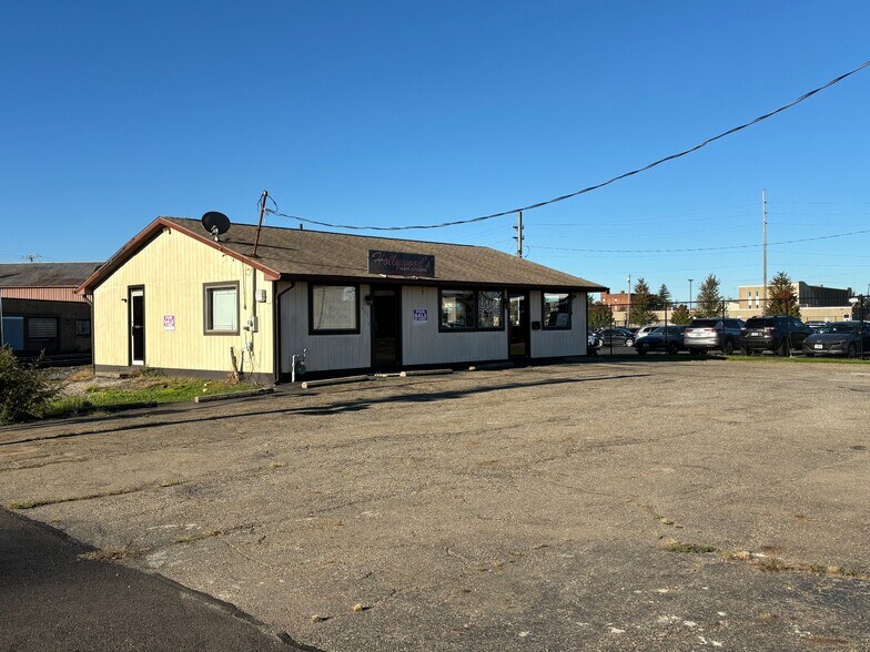 901 Market Ave S, Canton, OH à vendre - Photo du bâtiment - Image 1 de 4
