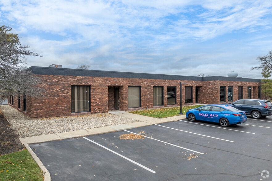 3150-3210 Doolittle Dr, Northbrook, IL for lease - Building Photo - Image 2 of 4