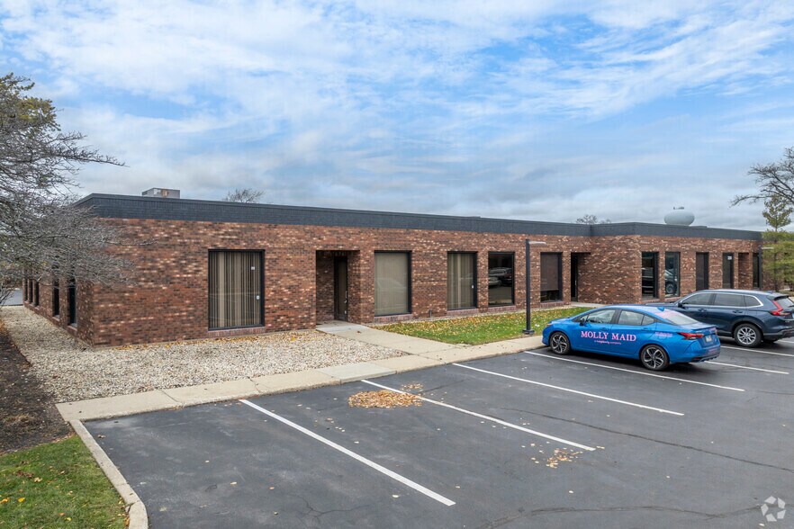 3150-3210 Doolittle Dr, Northbrook, IL à louer - Photo du bâtiment - Image 2 de 4