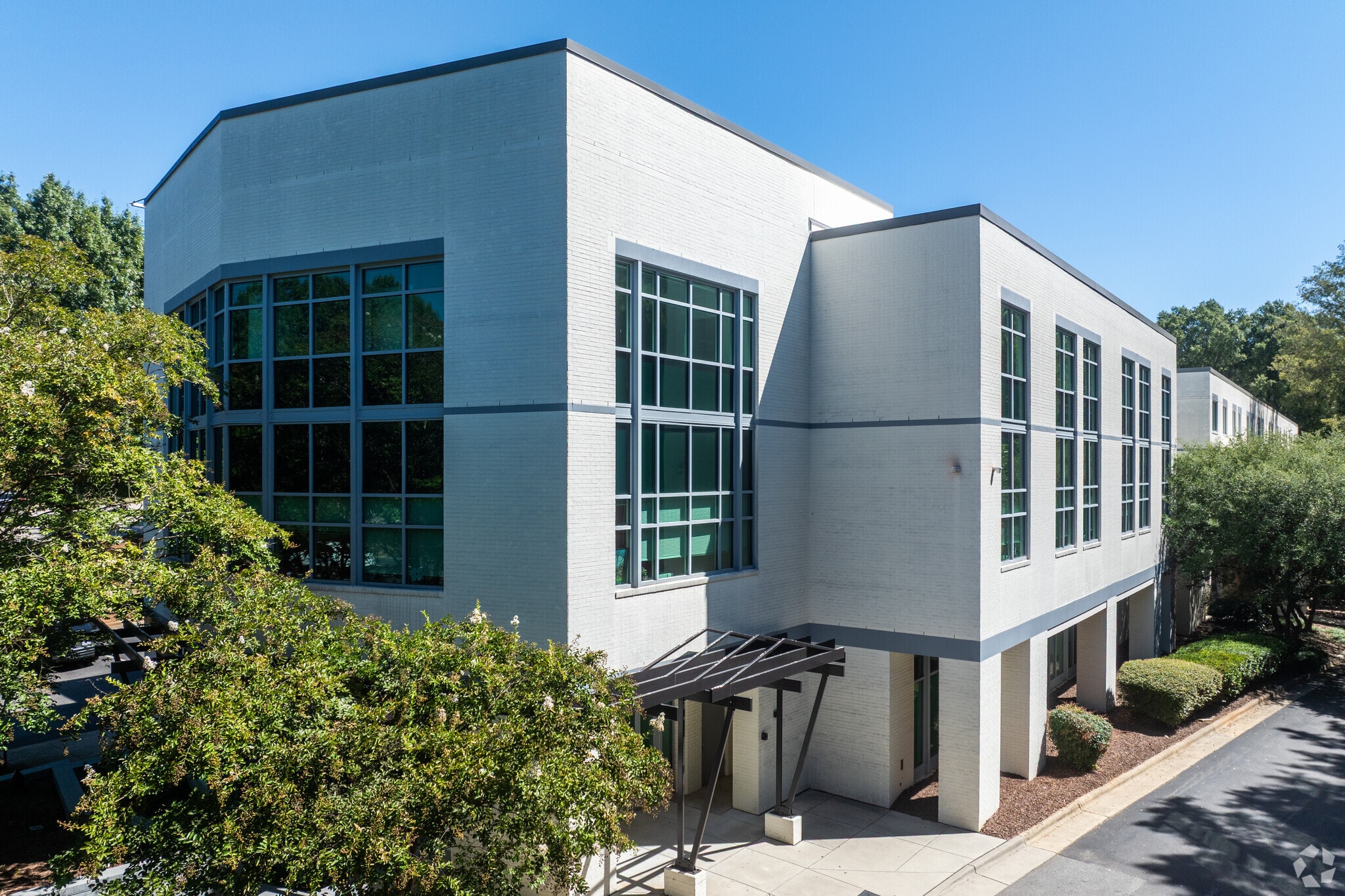 105 SW Cary Pky, Cary, NC for lease Primary Photo- Image 1 of 21