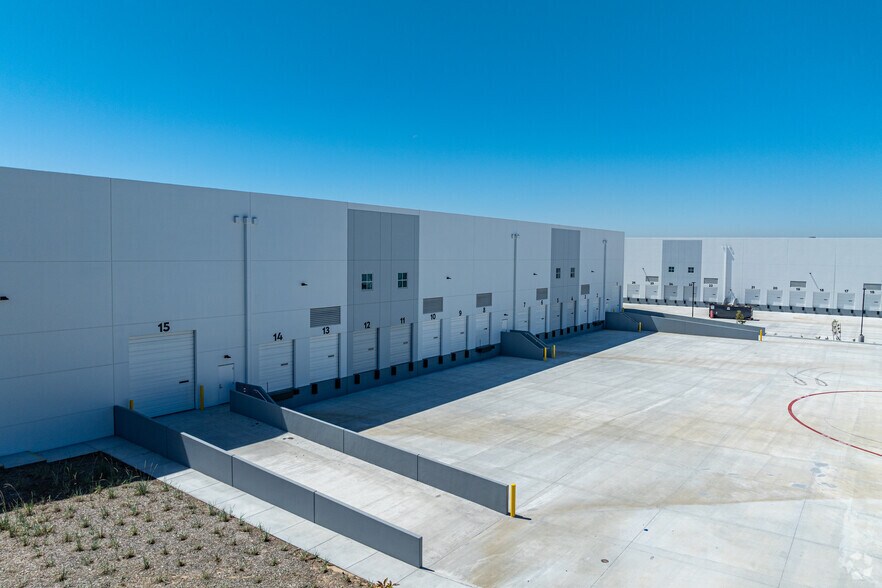 8830 Cypress Ct, San Diego, CA à vendre - Photo du bâtiment - Image 3 de 4