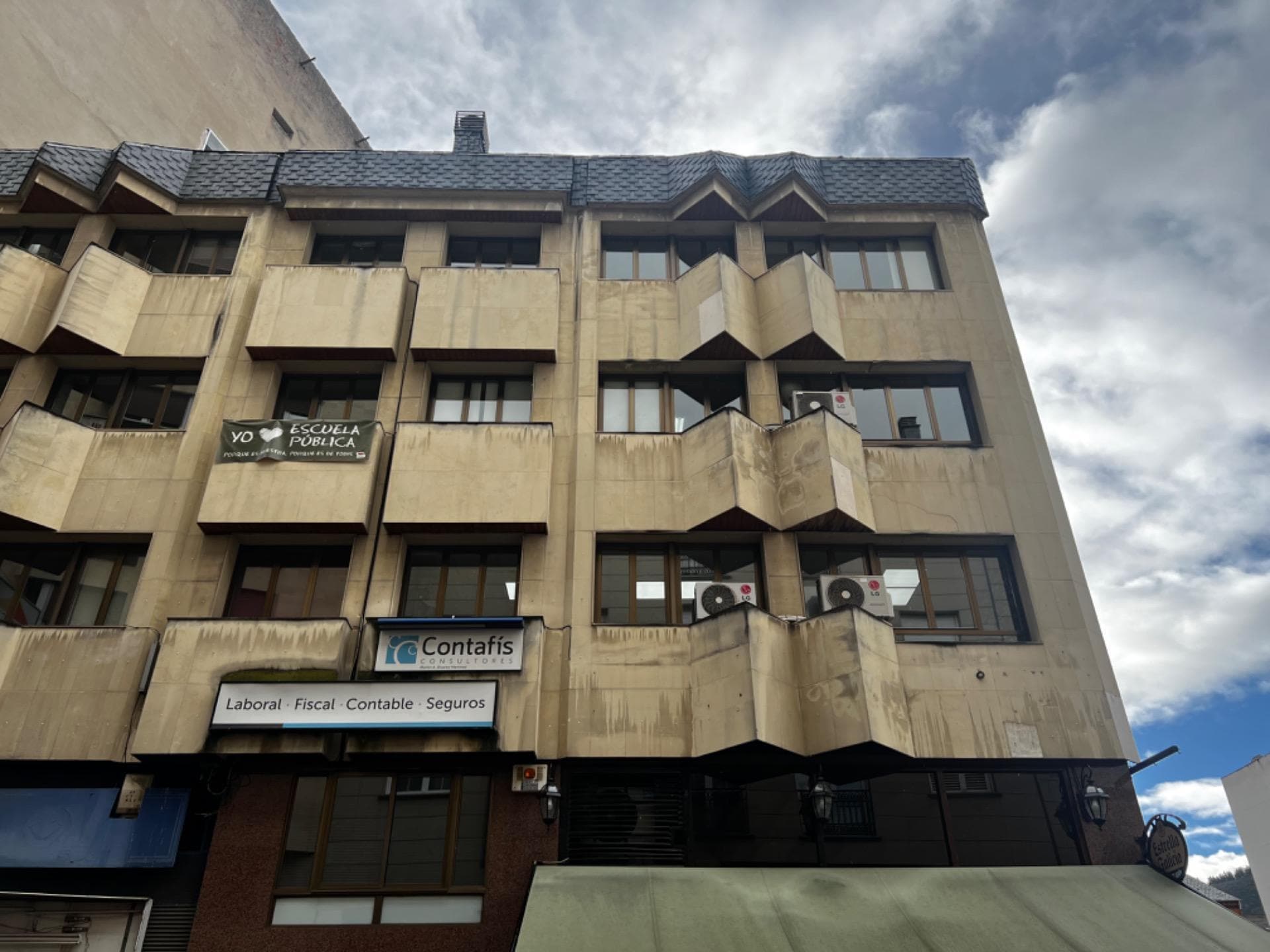 Office in Ponferrada, León for sale Building Photo- Image 1 of 10