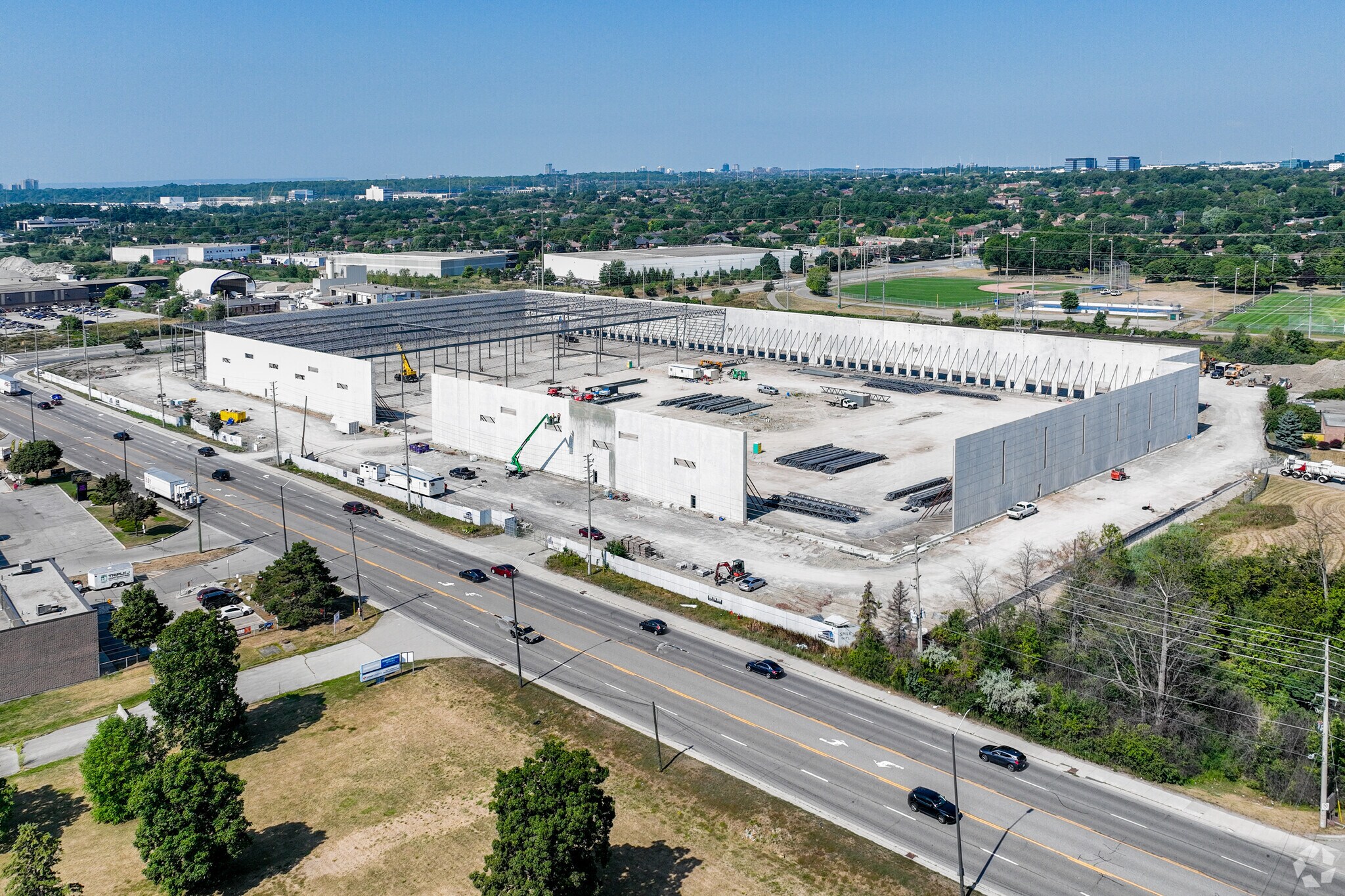 2645 Royal Windsor Dr, Mississauga, ON à louer Photo principale- Image 1 de 2