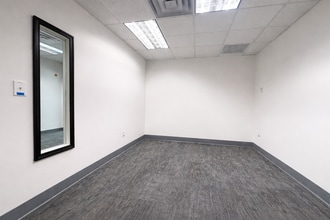 220 Davidson Ave, Somerset, NJ à louer Photo intérieure- Image 1 de 3