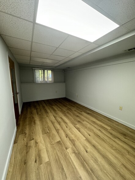 1249 Ashley Blvd, New Bedford, MA for lease - Interior Photo - Image 3 of 13