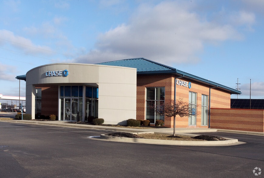 1000 E Main St, Brownsburg, IN for sale - Primary Photo - Image 1 of 2