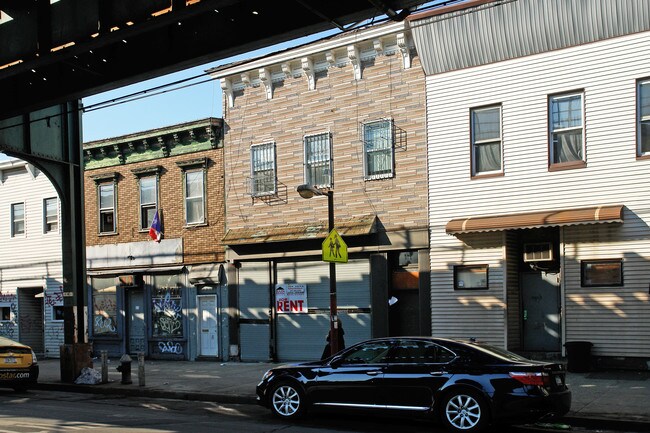 Plus de détails pour 5614 New Utrecht Ave, Brooklyn, NY - Commerce de détail à louer