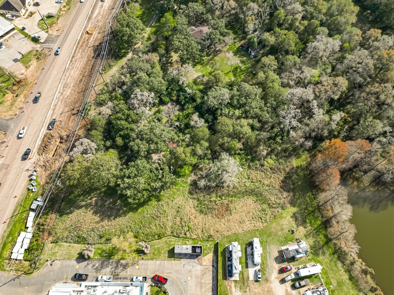 910 S Columbia Dr, West Columbia, TX for sale - Building Photo - Image 3 of 21