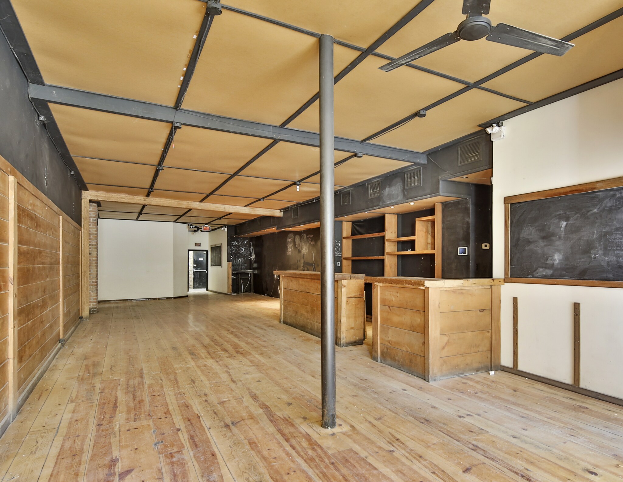 1494 Rue Ontario E, Montréal, QC à louer Photo du bâtiment- Image 1 de 6