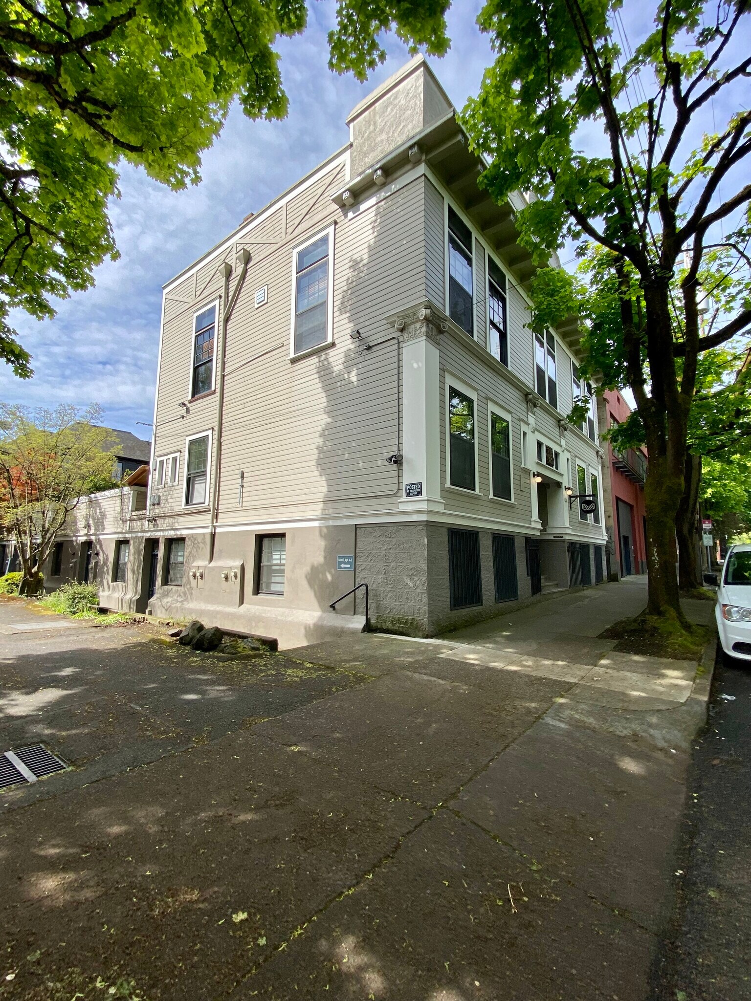 2066 NW Irving St, Portland, OR for sale Building Photo- Image 1 of 1