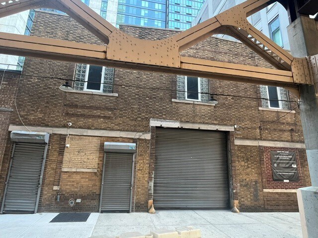 43-15 Dutch Kills St, Long Island City, NY à louer - Photo du bâtiment - Image 1 de 4
