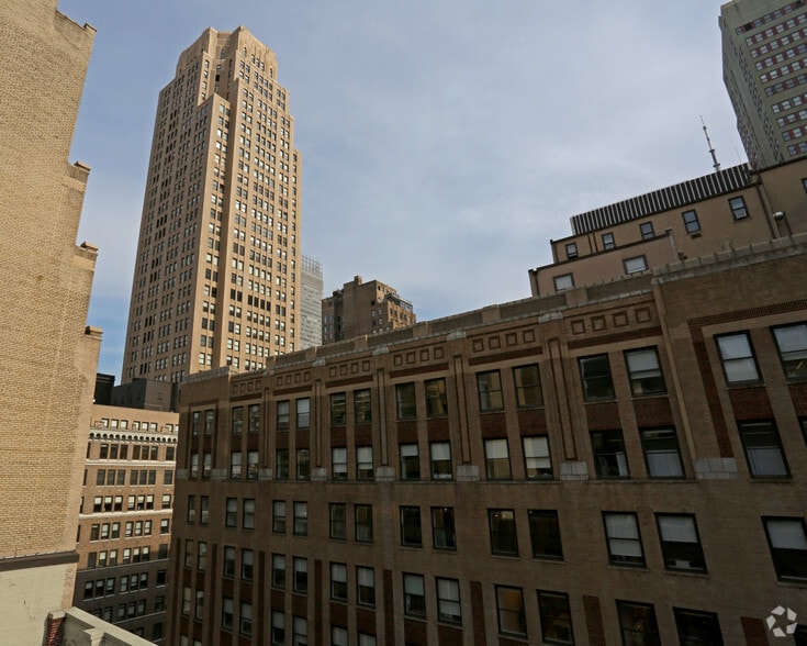 148 W 37th St, New York, NY for lease - Building Photo - Image 3 of 18