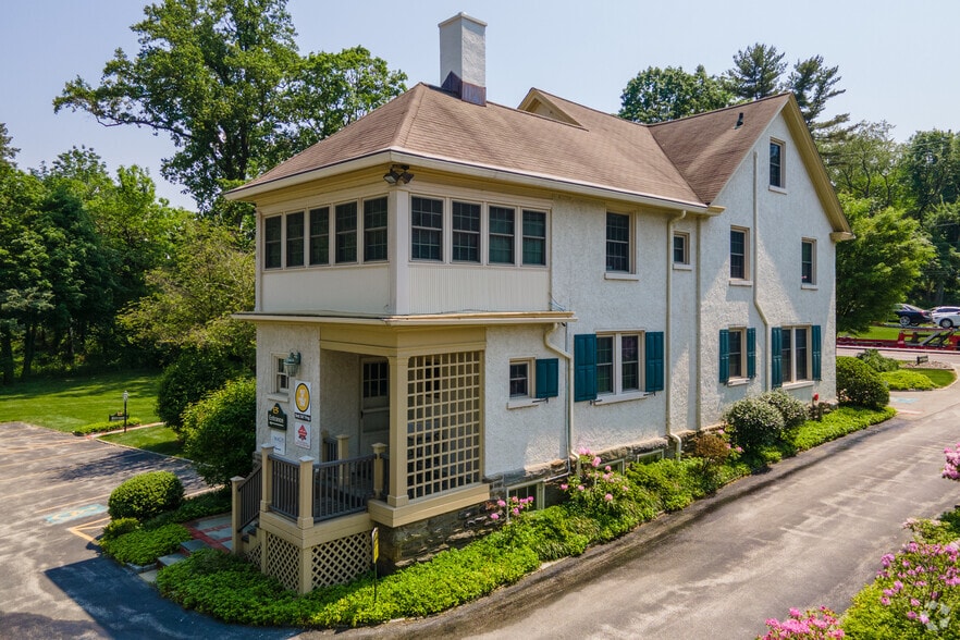 531 E Lancaster Ave, Wayne, PA for lease - Building Photo - Image 3 of 13
