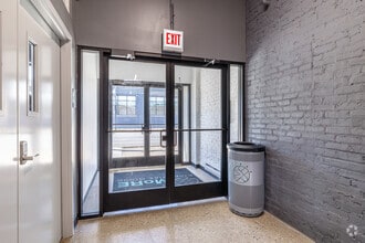 4256 W Diversey Ave, Chicago, IL à louer Photo intérieure- Image 1 de 6