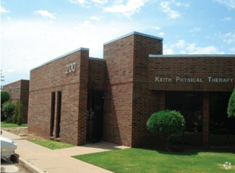 13301 N Meridian Ave, Oklahoma City, OK à louer - Photo du bâtiment - Image 3 de 4