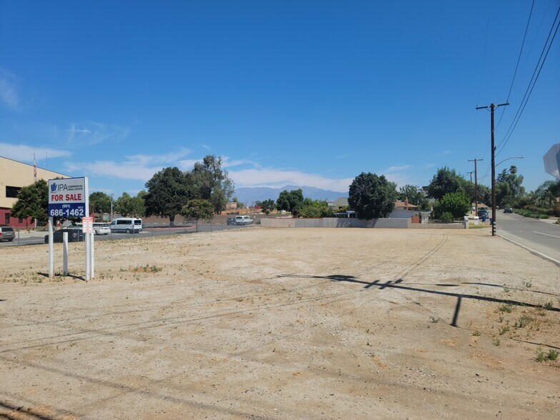 6411 Arlington Ave, Riverside, CA à vendre - Photo du bâtiment - Image 3 de 7