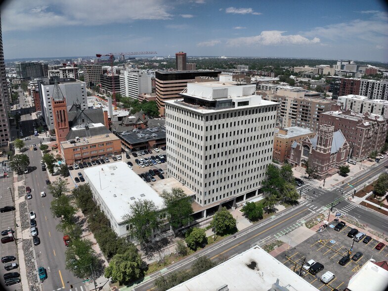 Value-Add Opp | Office & Parking Lot Dev portefeuille de 2 propriétés à vendre sur LoopNet.ca - Communauté Matterport - Image 3 de 26