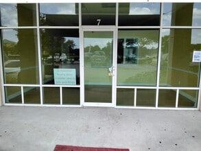 3555 SE Bayside Lakes Blvd, Palm Bay, FL for lease Interior Photo- Image 1 of 4