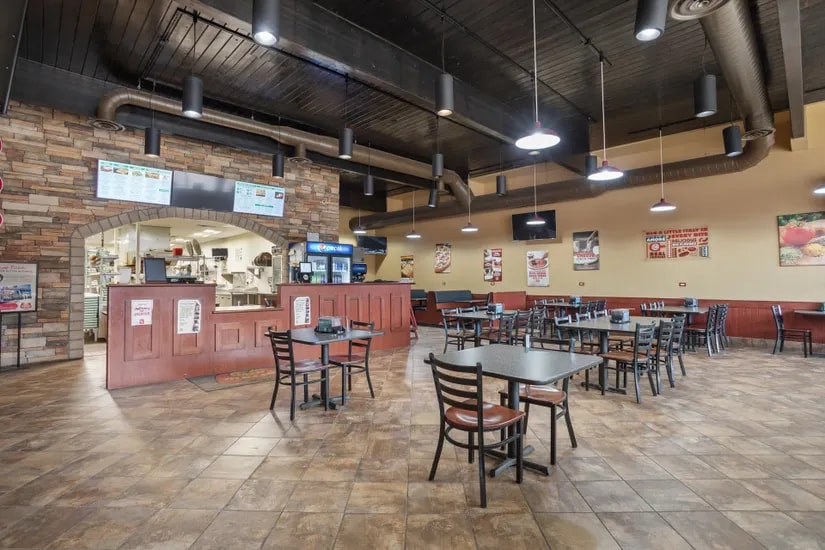 1250 4th Ave NW, Minot, ND à vendre - Photo intérieure - Image 3 de 24