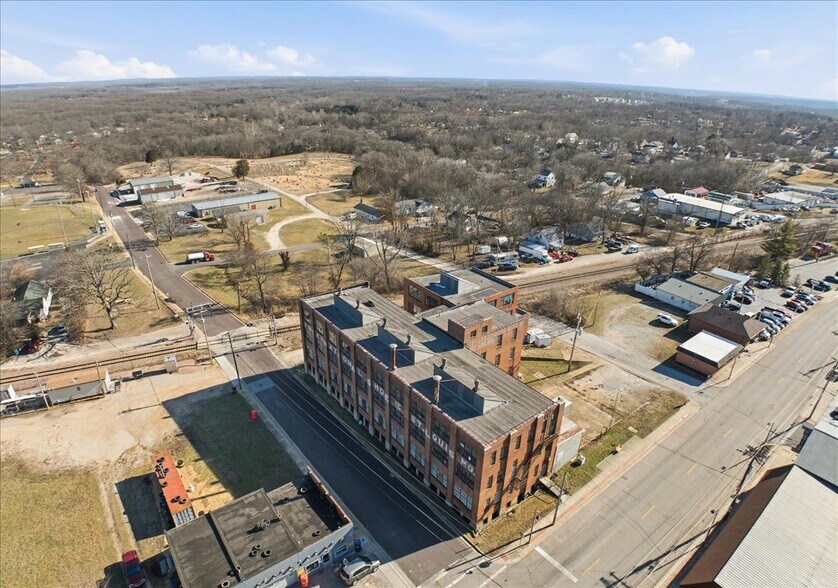 160 N Main St, Saint Clair, MO à vendre - Photo du bâtiment - Image 3 de 11
