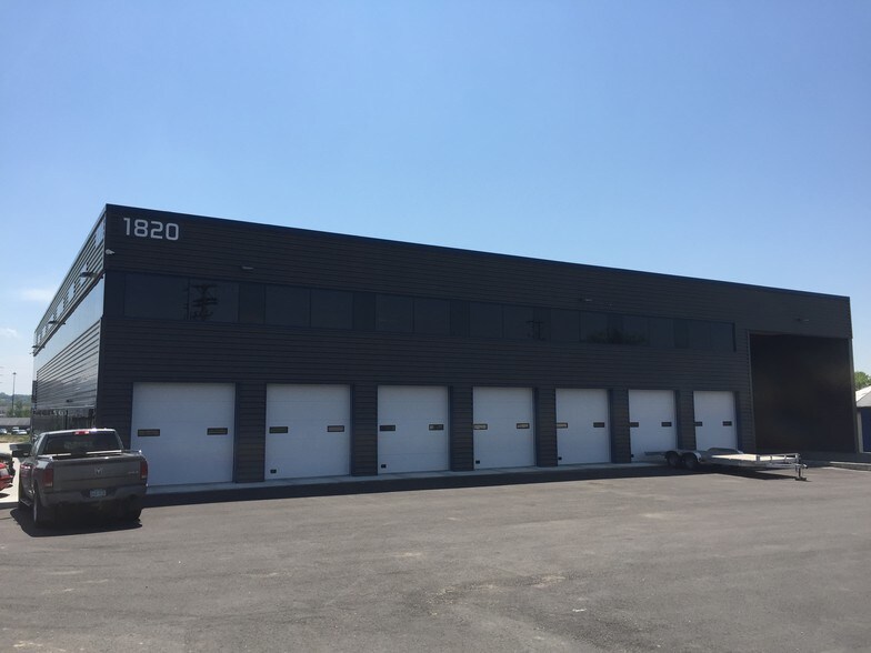 1820 14th St NW, Rochester, MN à vendre - Photo du bâtiment - Image 3 de 10