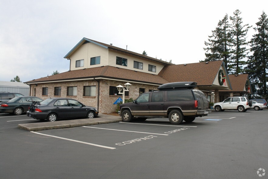 36840 SE Industrial Way, Sandy, OR à louer - Photo du bâtiment - Image 3 de 3