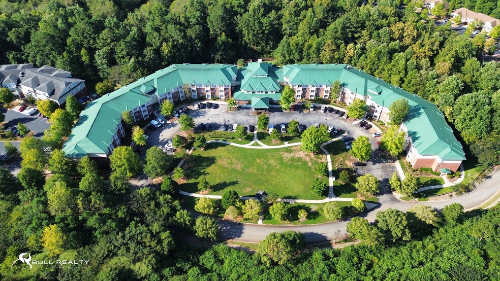 4711 Bishop Ming Blvd, Stone Mountain, GA à vendre - Photo du bâtiment - Image 2 de 40