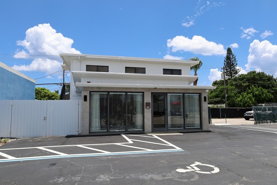 1822-1826 N Dixie Hwy, Lake Worth, FL for sale - Building Photo - Image 2 of 12