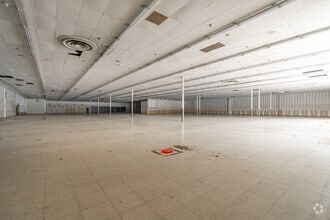 3250-3278 Austin Peay Hwy, Memphis, TN for lease Interior Photo- Image 2 of 3