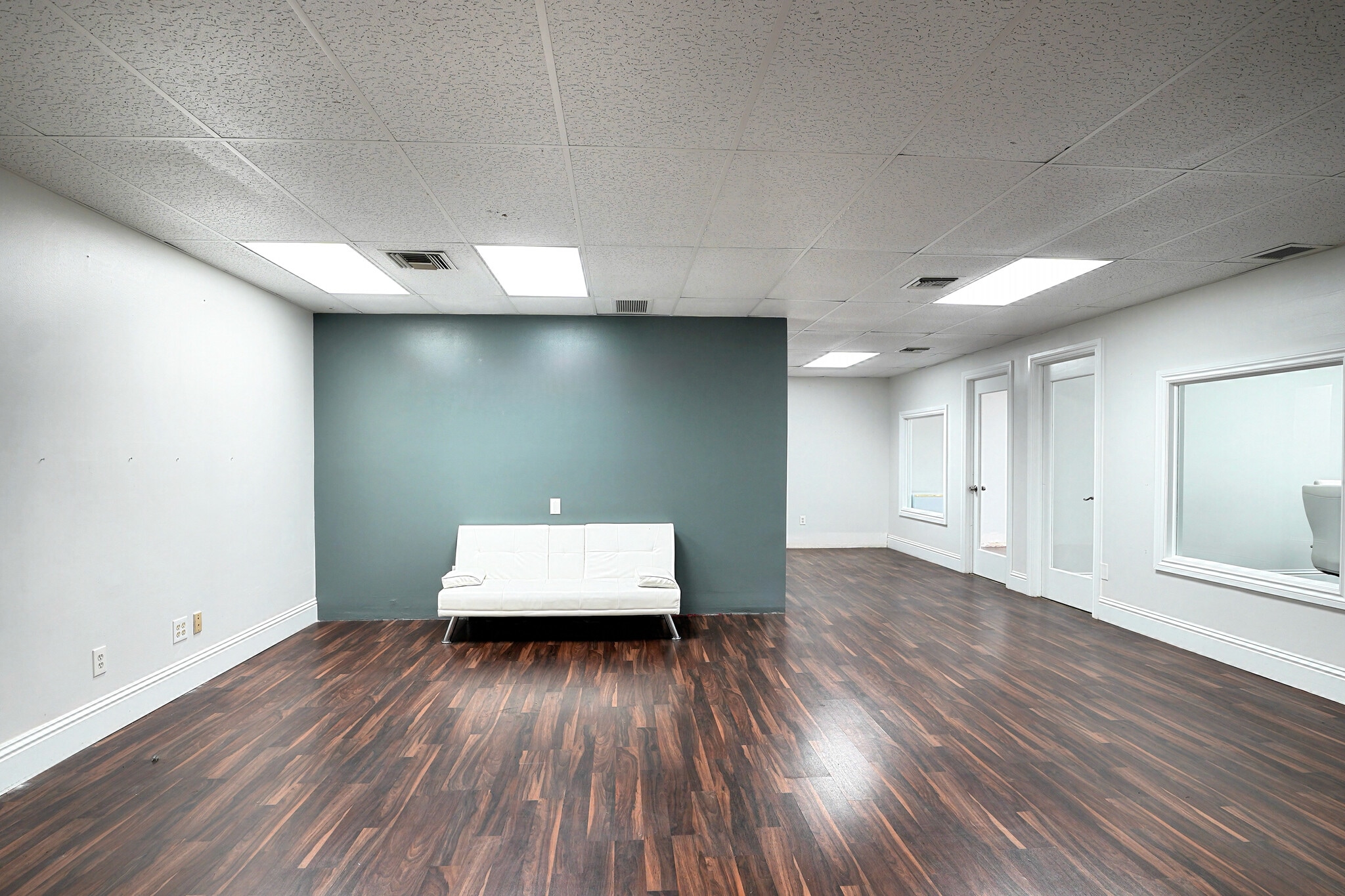 2826 E Oakland Park Blvd, Fort Lauderdale, FL for sale Interior Photo- Image 1 of 35