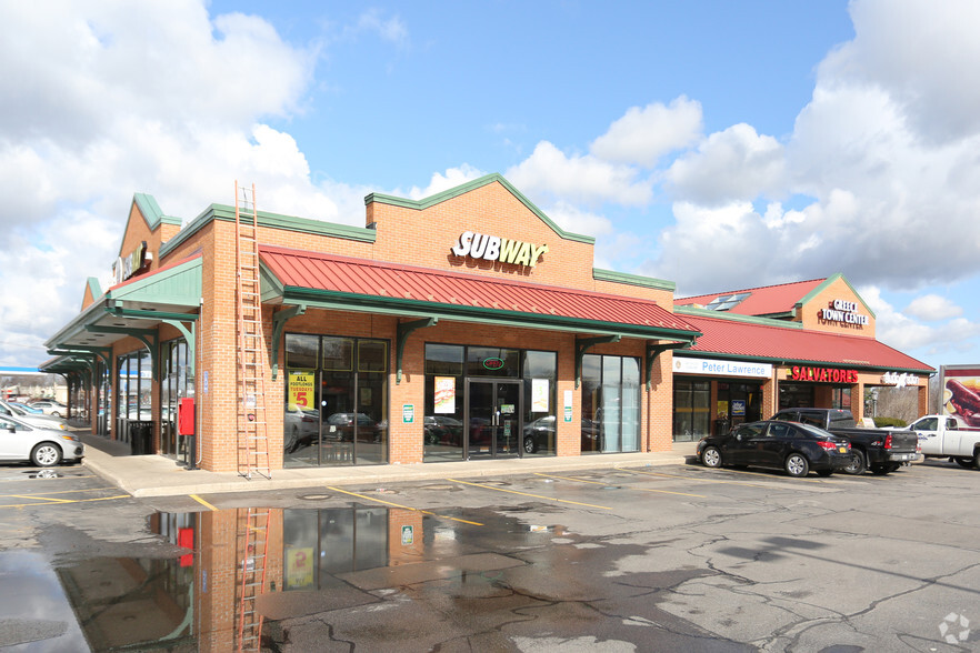 2496 W Ridge Rd, Rochester, NY for lease - Primary Photo - Image 1 of 7