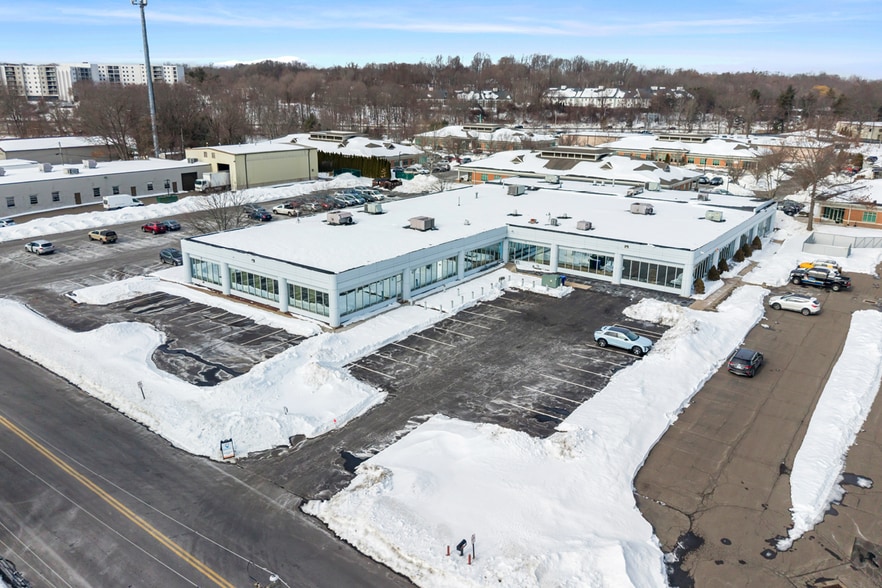 31 Inwood Rd, Rocky Hill, CT for sale - Primary Photo - Image 1 of 12