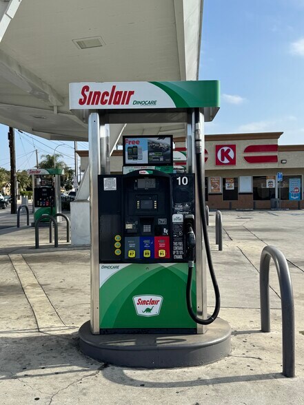 5001 Clara St, Cudahy, CA à vendre - Photo du bâtiment - Image 3 de 5