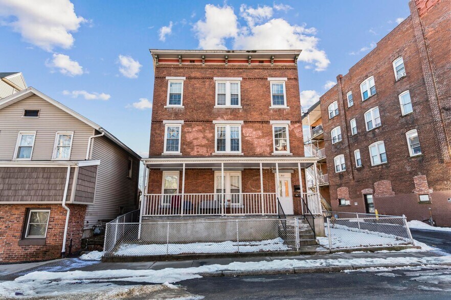 971 Bank St, Waterbury, CT à vendre - Photo du bâtiment - Image 2 de 2
