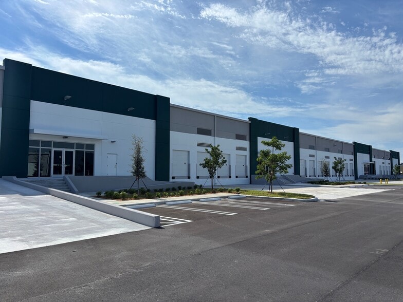 14100 SW 136th St, Miami, FL for lease - Building Photo - Image 2 of 6
