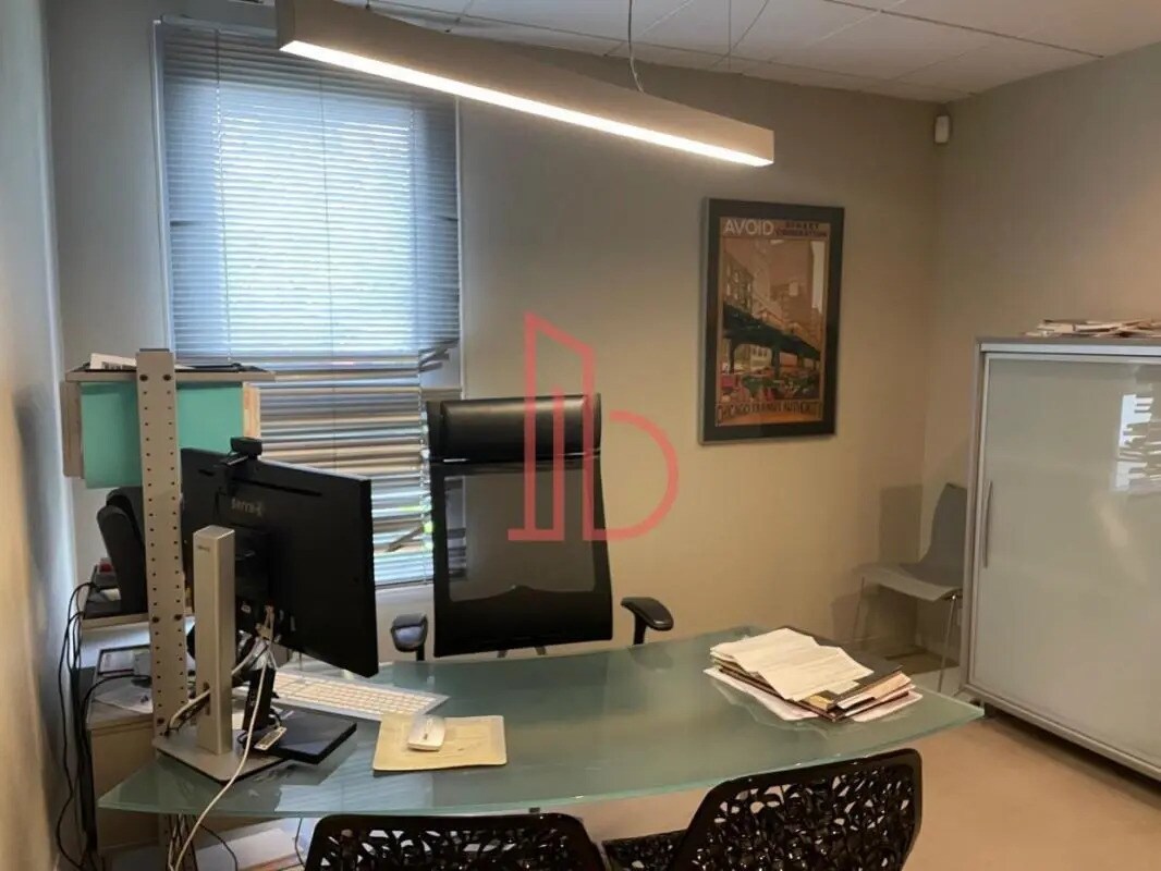 Office in Cenon for sale Interior Photo- Image 1 of 9